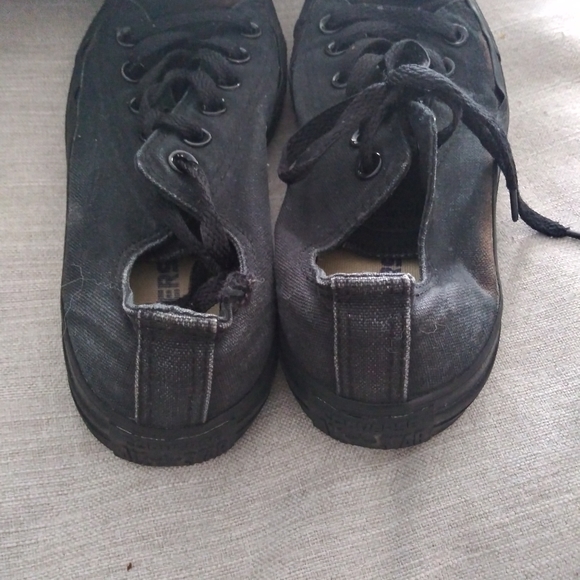 Blackout chucks - Picture 3 of 4